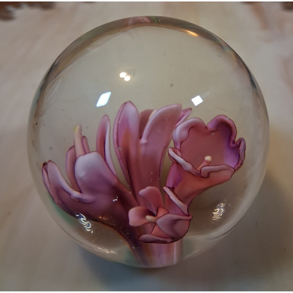 Dynasty Gallery Heirloom Collectibles Pink Flower Art Glass Paperweight 2.5 inch